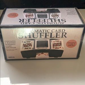 Automatic card shuffler